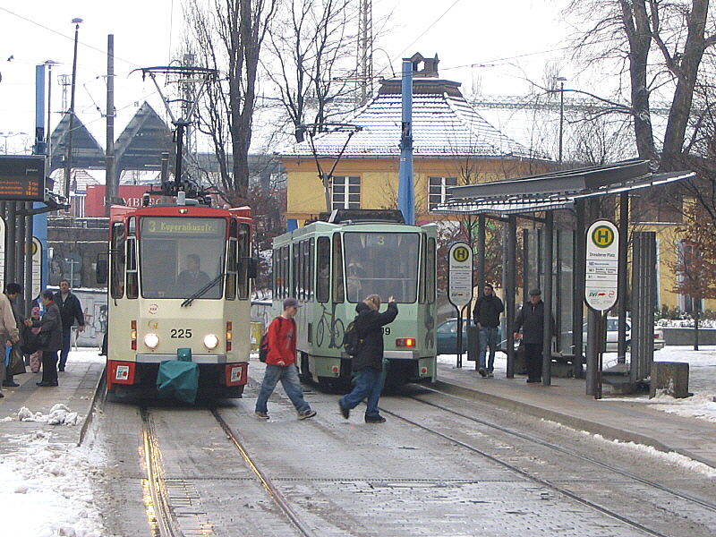 Tatra KT4DM #225